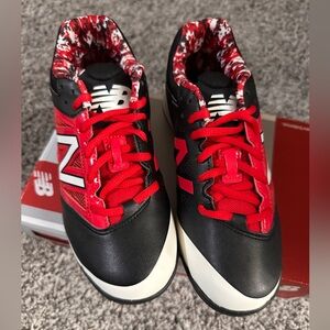 Boys New Balanced Baseball Cleats